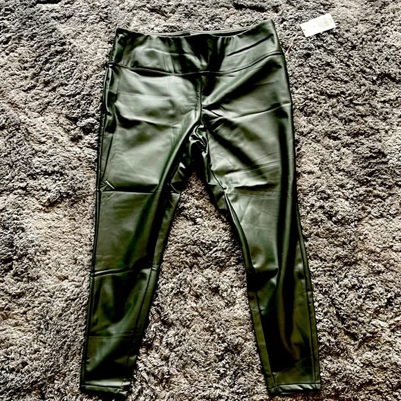 Women’s olive green pleather pants - Picture 1 of 3